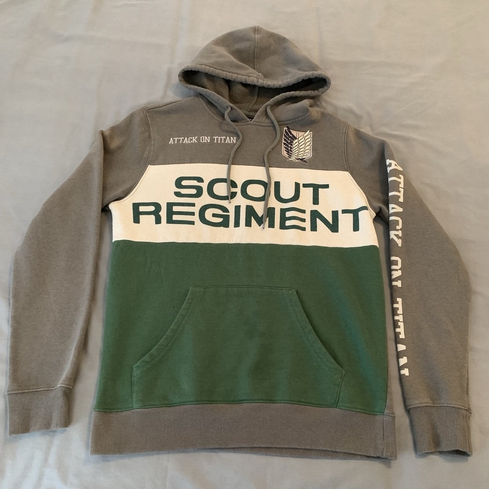 BoxLunch Hoodie Mens Small Gray Attack On Titan Scout Regiment Anime Graphic